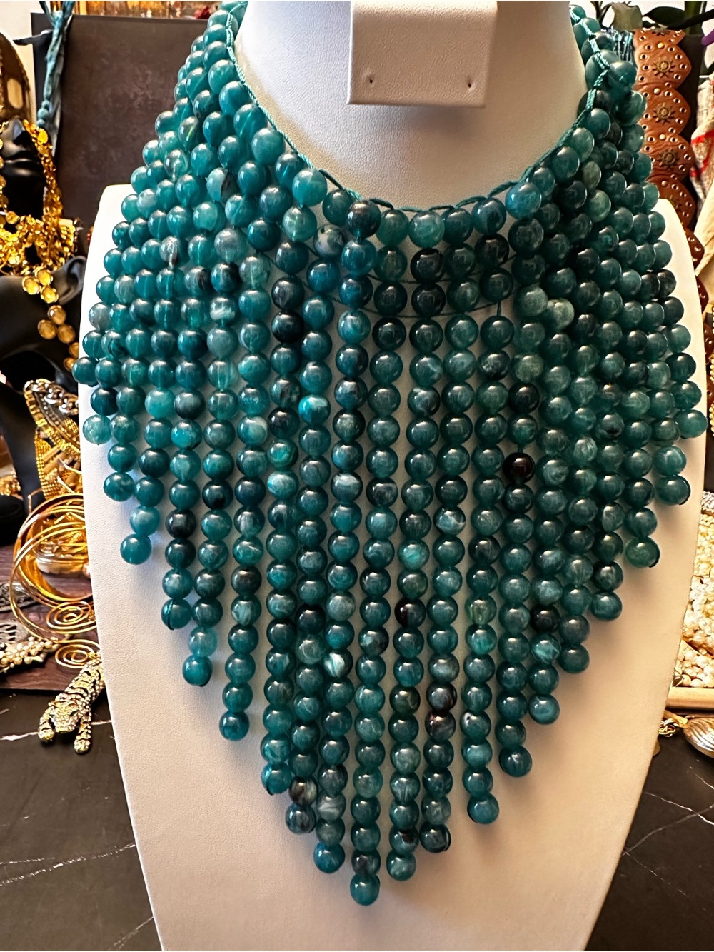 Coiris Cascading Emerald Green marbles acrylic beads/26”